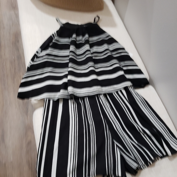 Spenser Jeremy Black & White Striped Sleeveless Romper, Size 6, w/Scoop Neck, - Picture 2 of 12